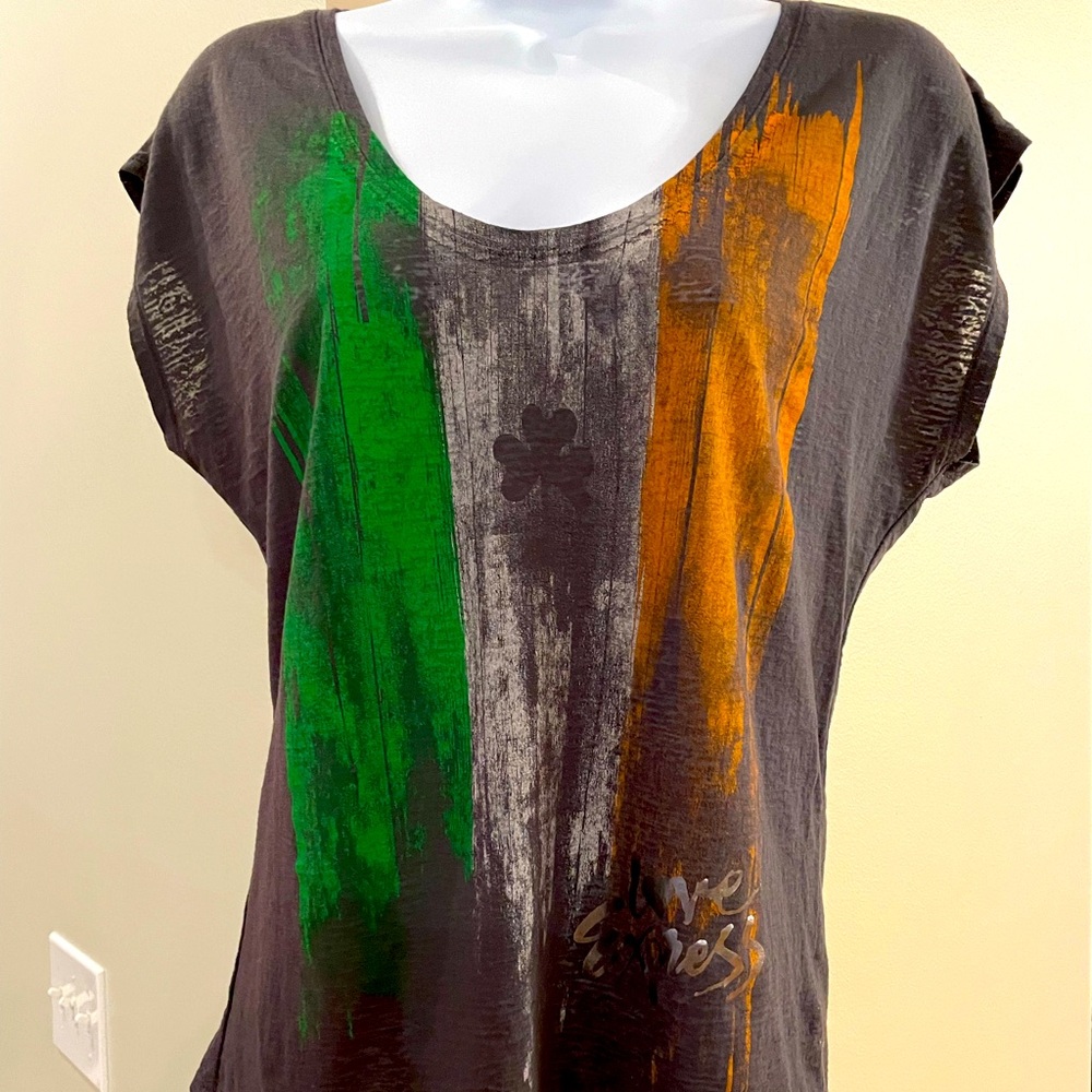 Express St Patrick’s Day burnout T-shirt